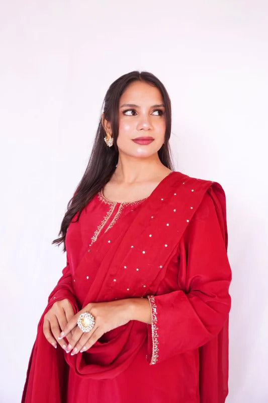 ENNARA - FESTIVE EDIT