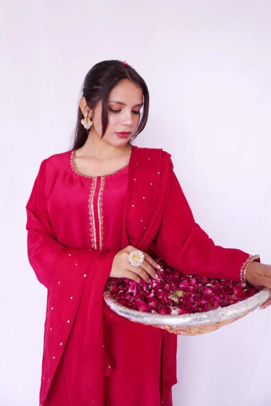 ENNARA - FESTIVE EDIT